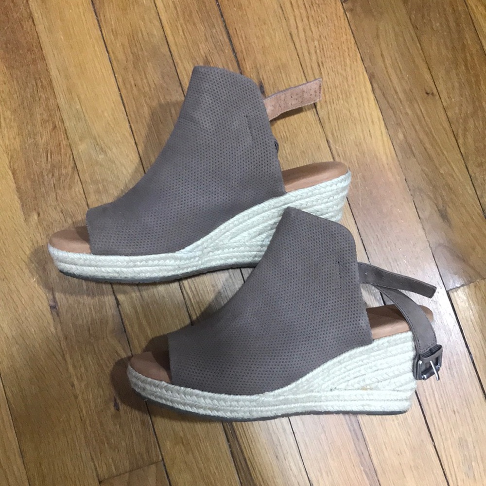 Gentle Souls wedges